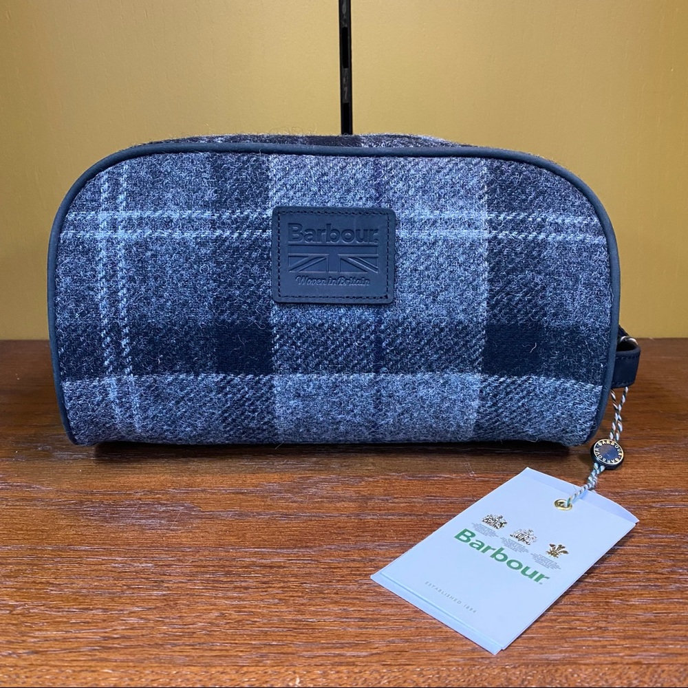 Barbour Shadow Tartan Wash/Travel bag